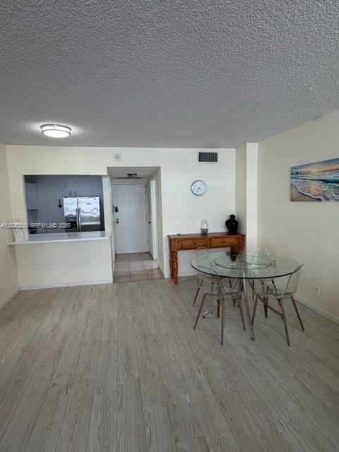 Building Photo - 3725 S Ocean Dr