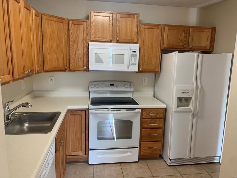 Building Photo - 9139 Wrenwood Ln