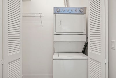 Building Photo - 233 W Hubbard St