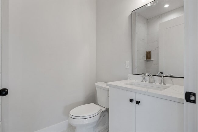 Building Photo - 186 Bedford St