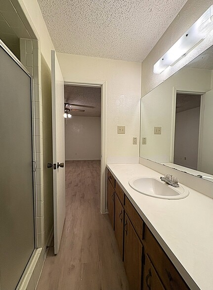 Building Photo - 1119 Rhonda Lee St