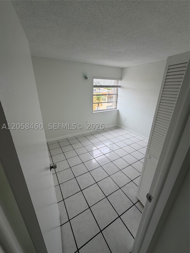 Building Photo - 9300 W Flagler St