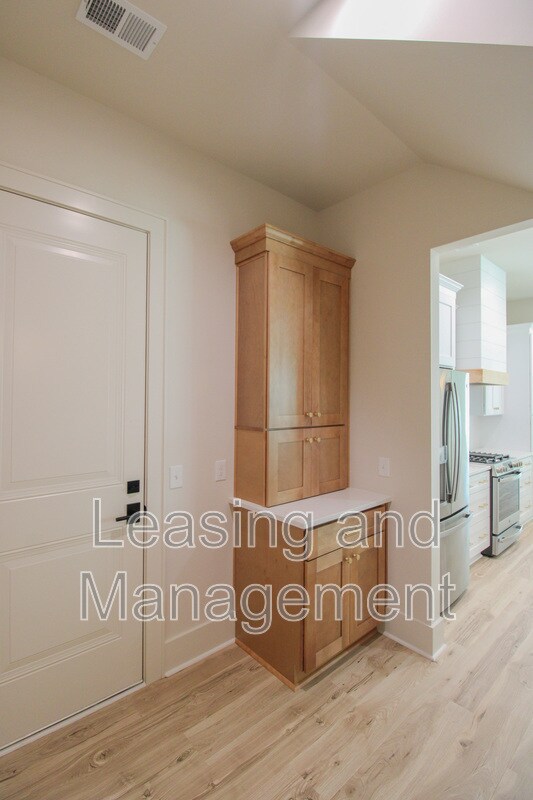 Building Photo - 3633 Happyland Blvd