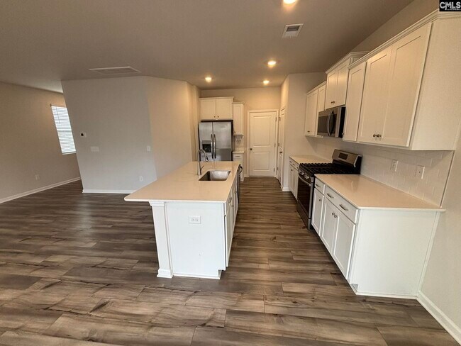 Building Photo - 520 Richmond Rd