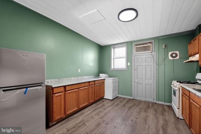 Primary Photo - 315 Fitzgerald St