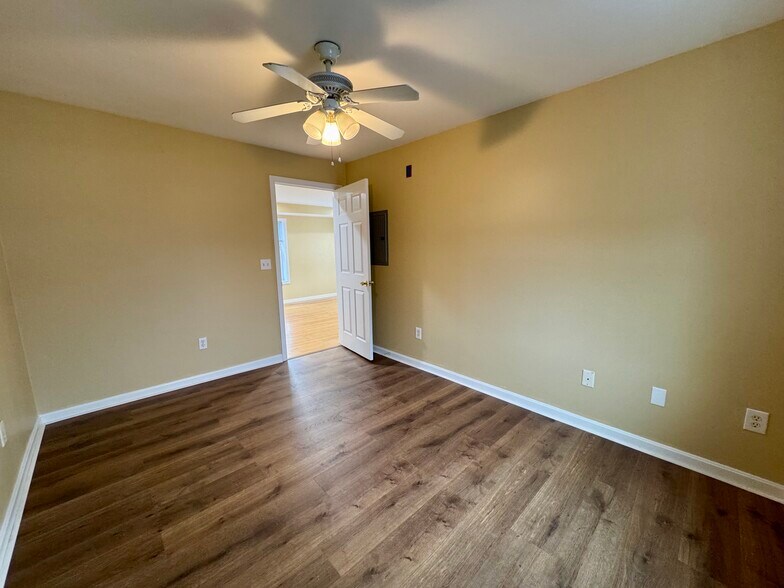 Building Photo - 163 Atwells Ave