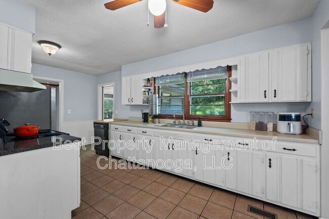 Building Photo - 9851 Millsaps St