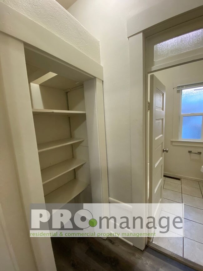 Building Photo - 520 H St