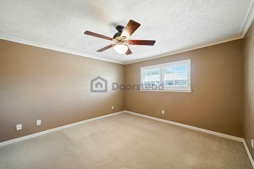 Building Photo - 6009 Sandhurst Ln