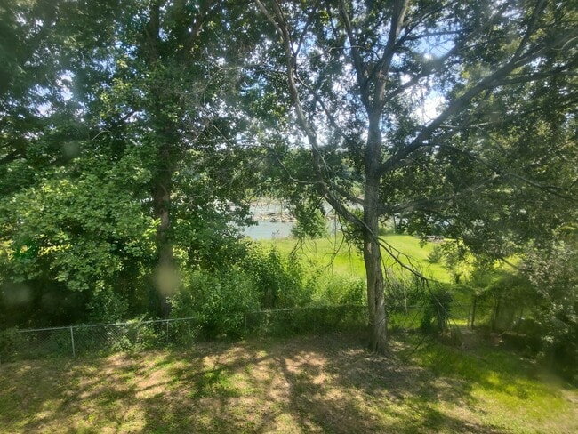 Building Photo - Downtown PC with River View