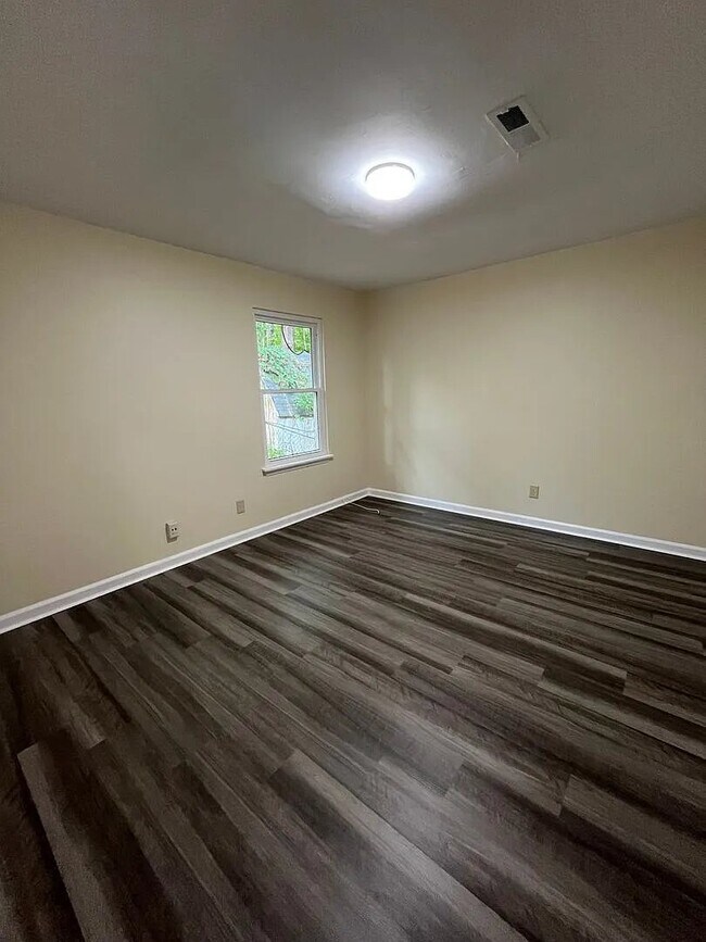 Building Photo - 805 Sandpiper Dr