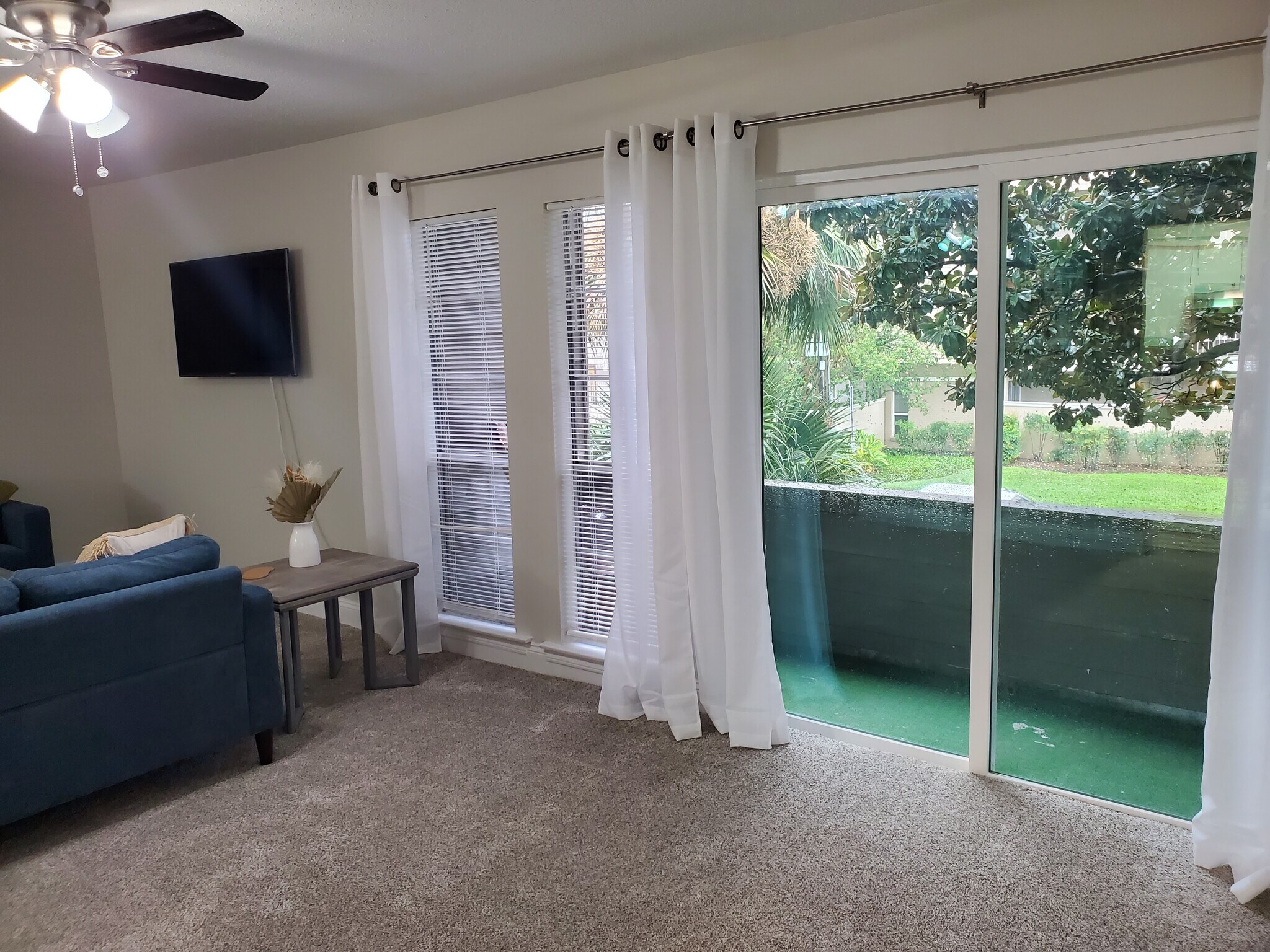 Building Photo - 1161 Lake Ave