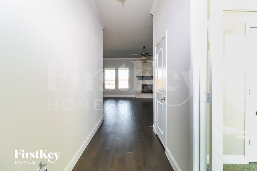 Building Photo - 109 Independence Dr