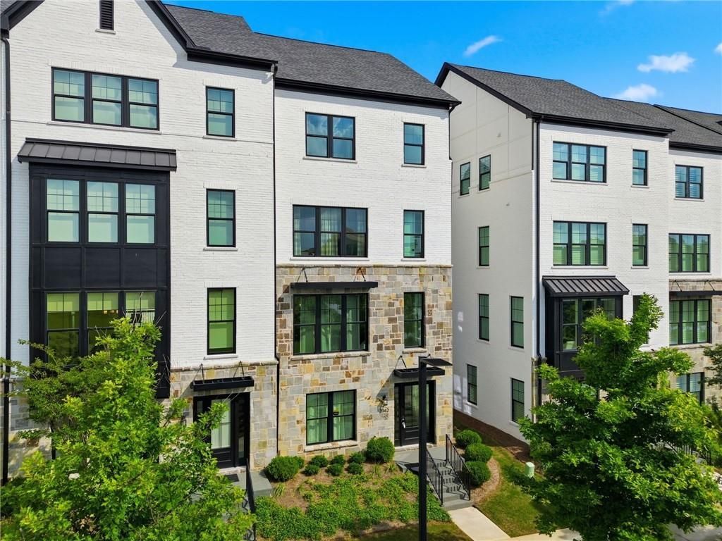 Building Photo - 2042 Juliette Ave
