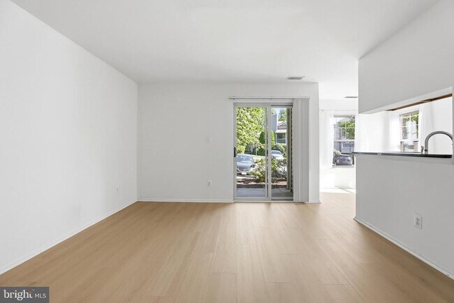 Building Photo - 1783 Jonathan Way