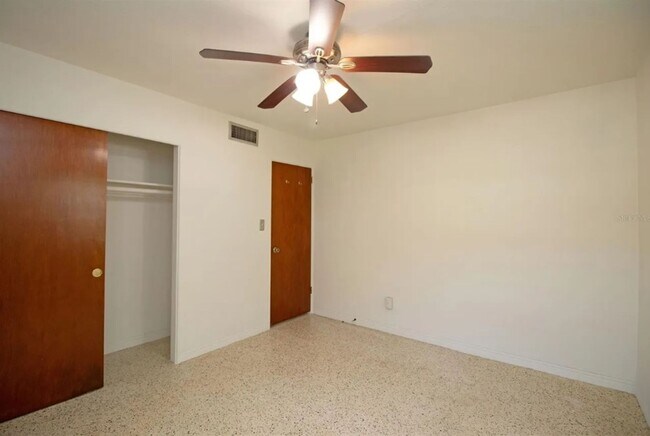 Building Photo - For Rent – Move-In Ready Gem with Modern U...