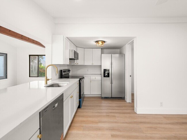 Building Photo - 36999 Blue Bill Dr
