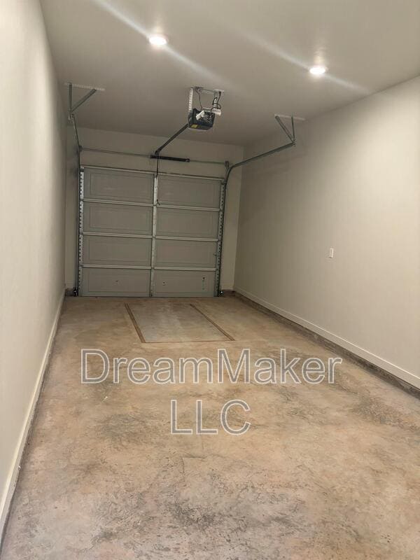 Building Photo - 1016 Varenna Ln