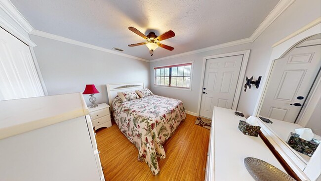 Building Photo - 980 Caribbean Dr