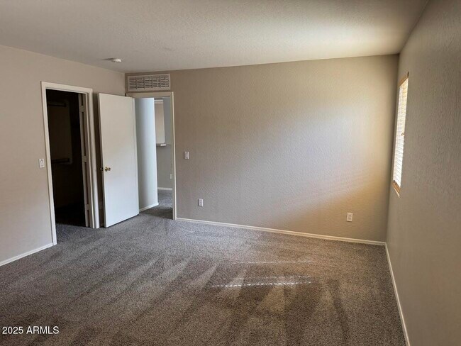 Building Photo - 3110 S 100th Ln