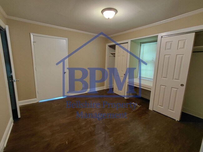 Building Photo - Spacious 3 Bed, 2 Bath Bottom-Floor Duplex...