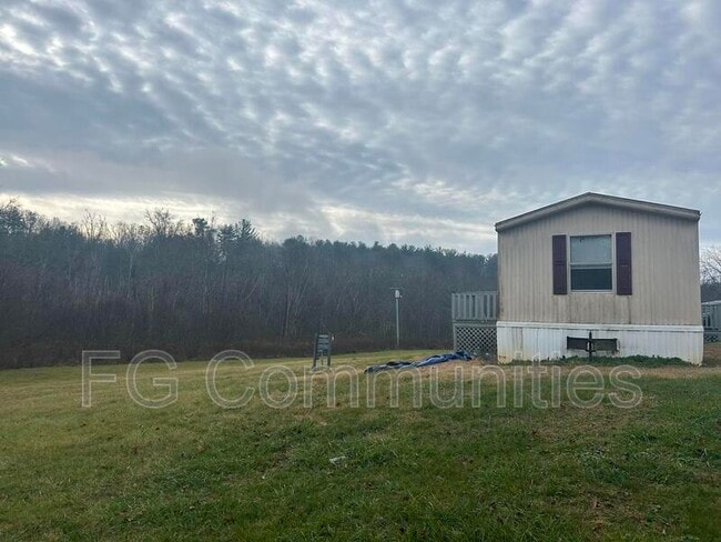 Building Photo - 1803 Breezewood Dr