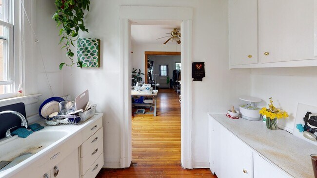 Building Photo - Spacious 2BR on Science Hill | Huge Kitchen & Living Area | Near Yale