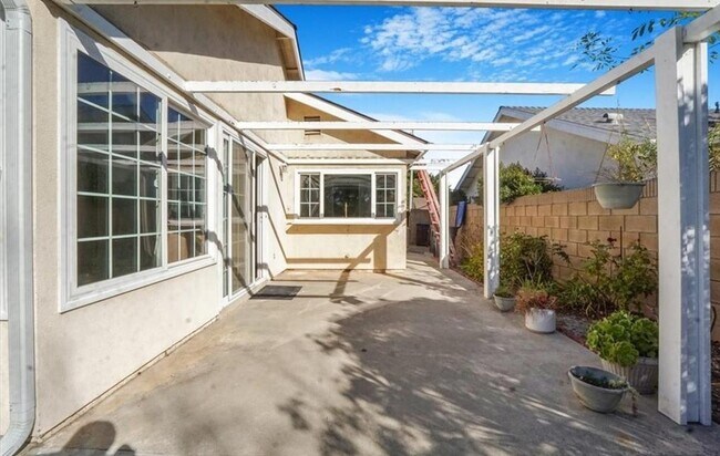 Building Photo - 24121 El Tiradore Cir