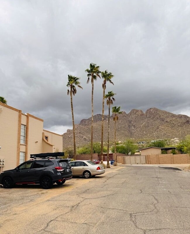 Building Photo - Sunnyslope Apartments