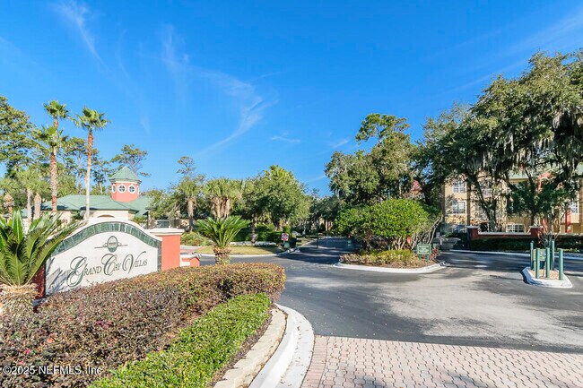 Building Photo - 180 Veracruz Dr