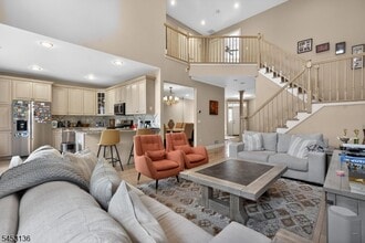 Building Photo - 70 Winged Foot Dr