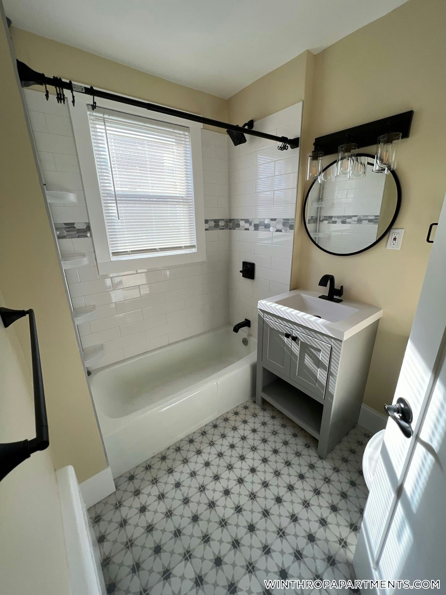 Building Photo - 90 Winthrop Shore Dr