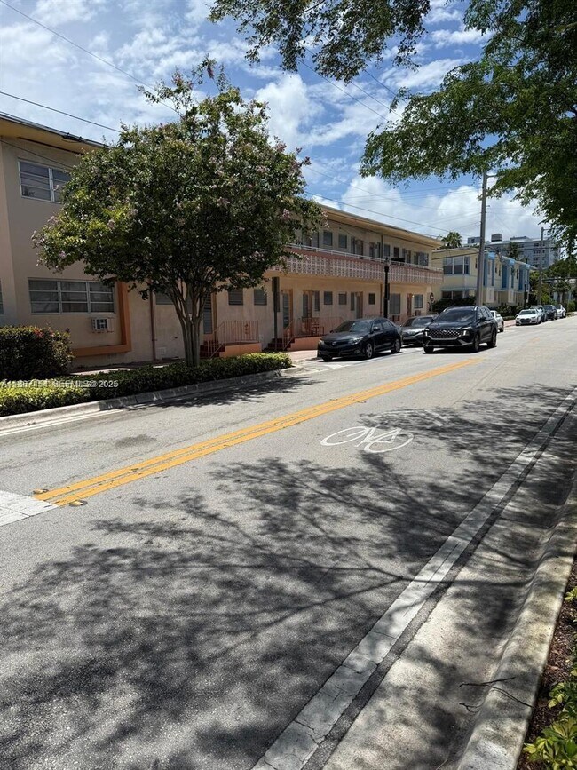 Building Photo - 1060 Pennsylvania Ave