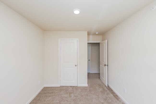Building Photo - 414 Highwood Ln