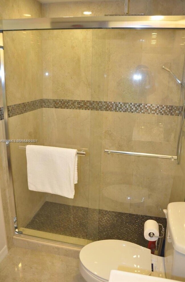 Building Photo - 19801 E Country Club Dr