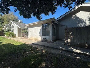 Building Photo - Castlewood Condo