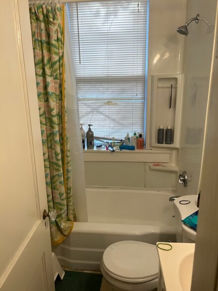 Apt 1A - 211 Park Dr
