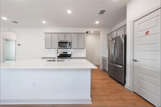Building Photo - 10805 Meris Ln