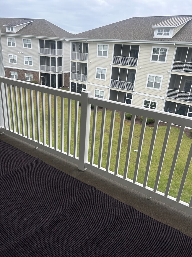 Building Photo - 805 Crumpet Ct