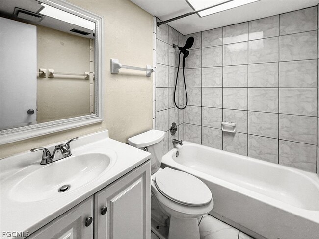 Building Photo - 2239 Iris Way