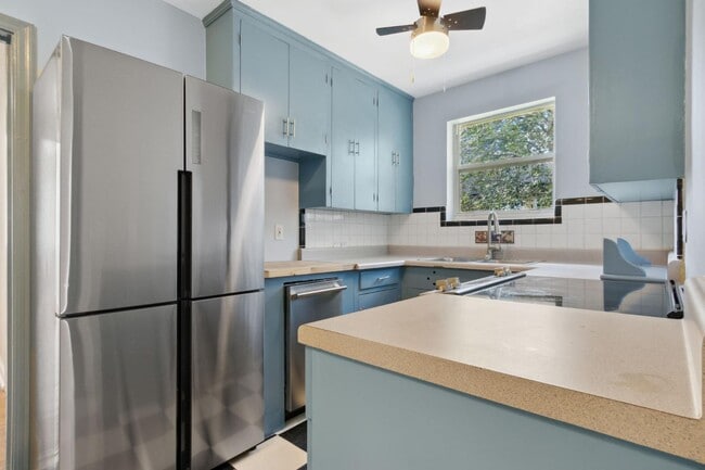 Building Photo - 3582 Hedrick St