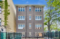 Building Photo - 3 bedroom in Chicago IL 60637