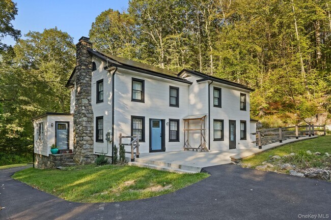Building Photo - 1302 NY-22