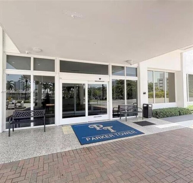 Building Photo - 3140 S Ocean Dr