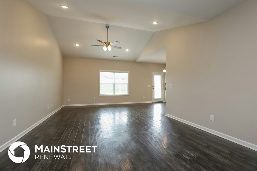 Building Photo - 728 Mitscher Dr