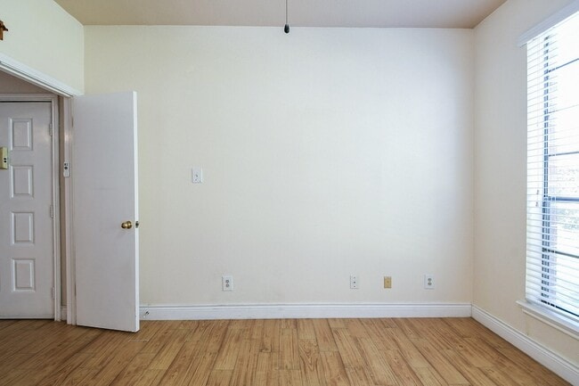 Building Photo - 2121 El Paseo St