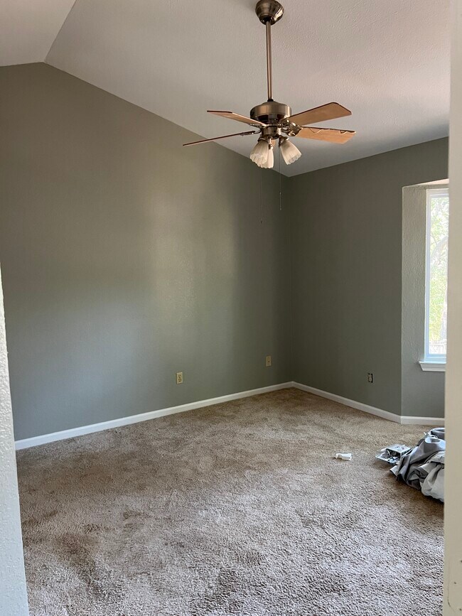 Building Photo - 1222 Circle View Ct