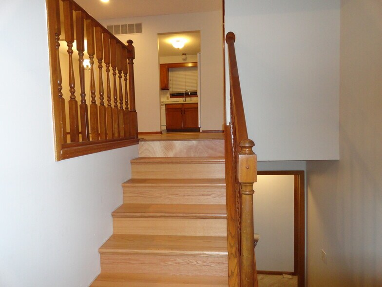 Building Photo - 1852 Evergreen Dr NW
