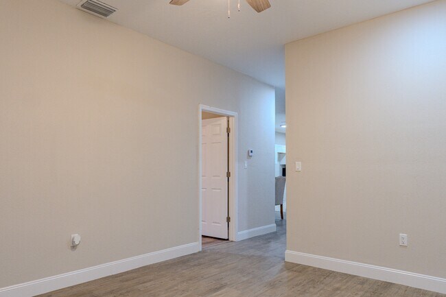 Building Photo - 129 W Church St