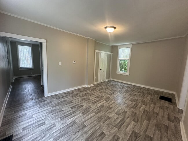 Building Photo - 3828 E 11th St